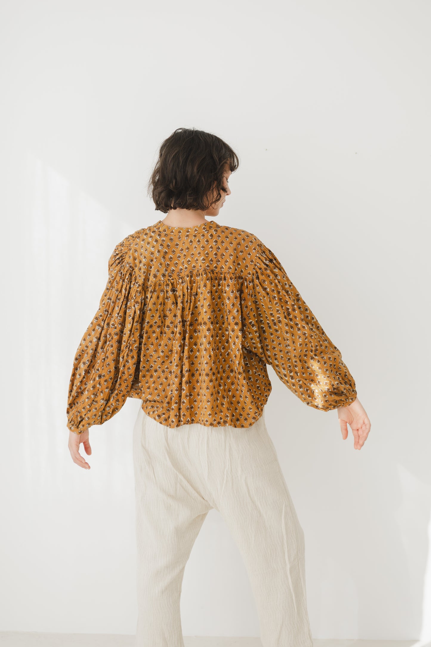 Audrey Blouse Sandalwood