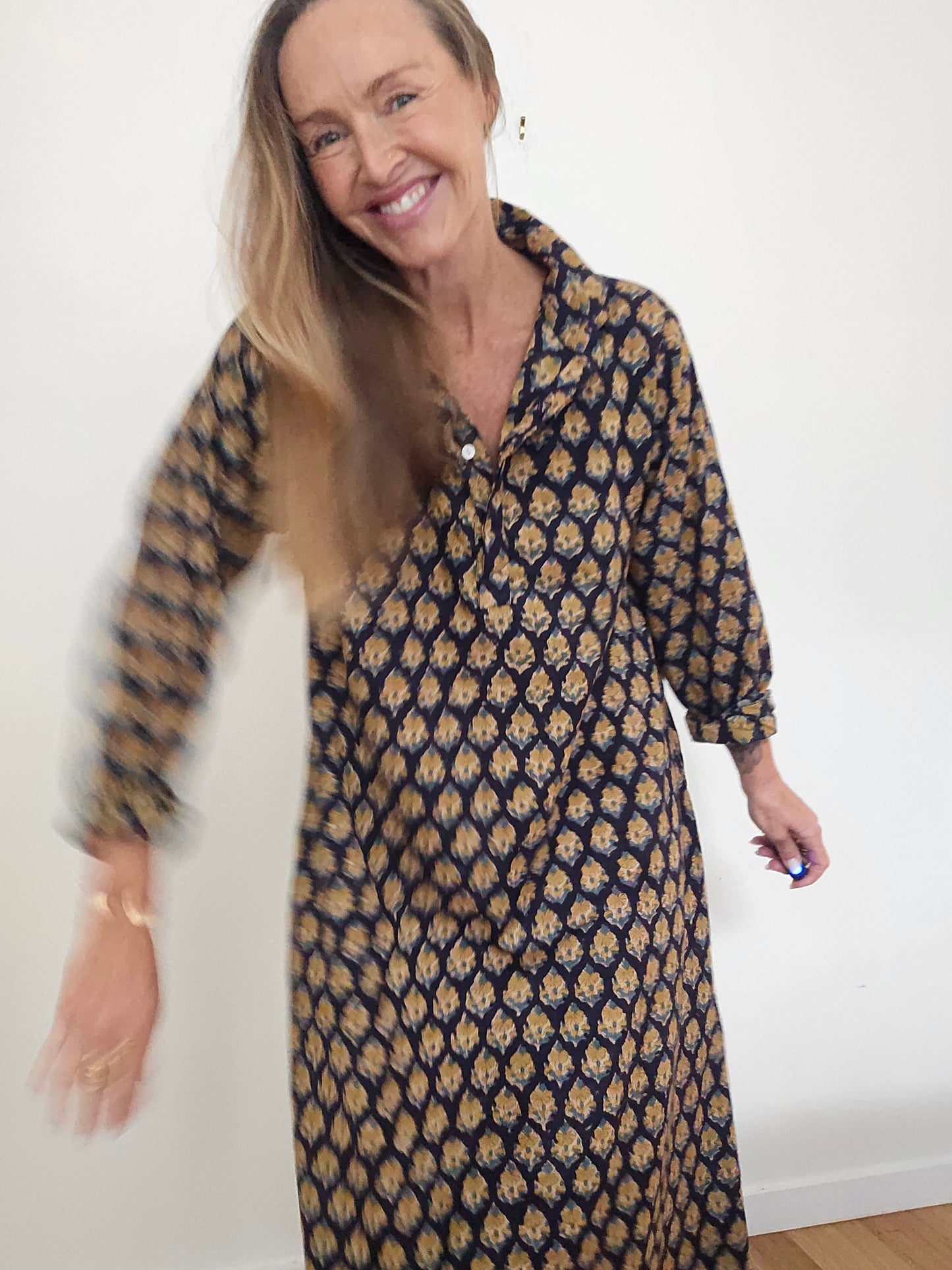 Avni Kaftan- Black