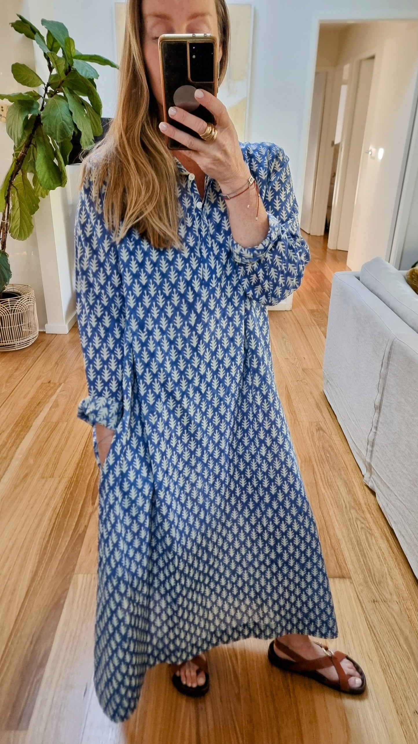 Avni Kaftan - Blue