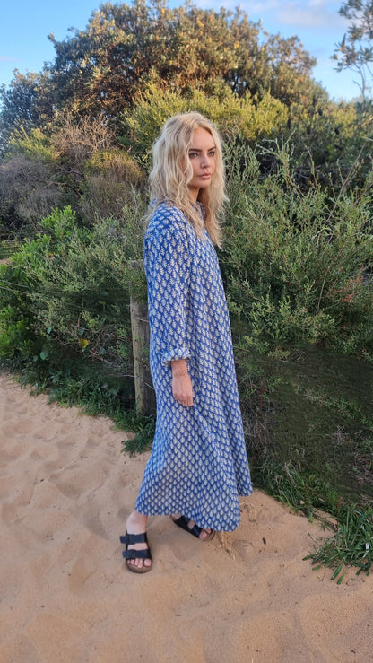 Avni Kaftan - Blue